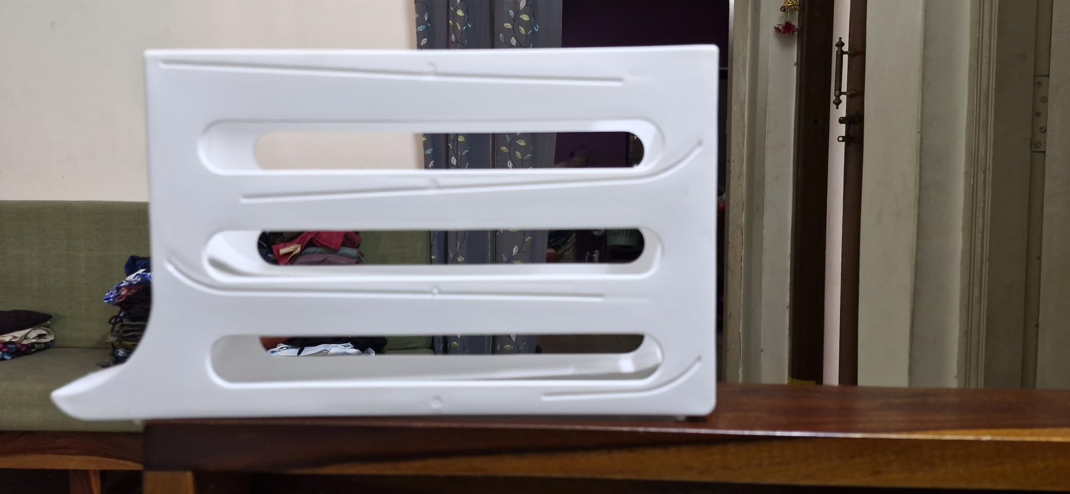 Automatic Rolling Down Egg Holder